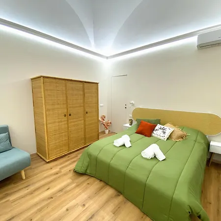 Sicilian Duomo - Zagara Daire Katanya